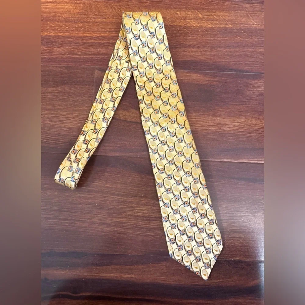 JOS. A. BANK Signature Gold Golden Yellow Pure Silk Necktie Made in Italy